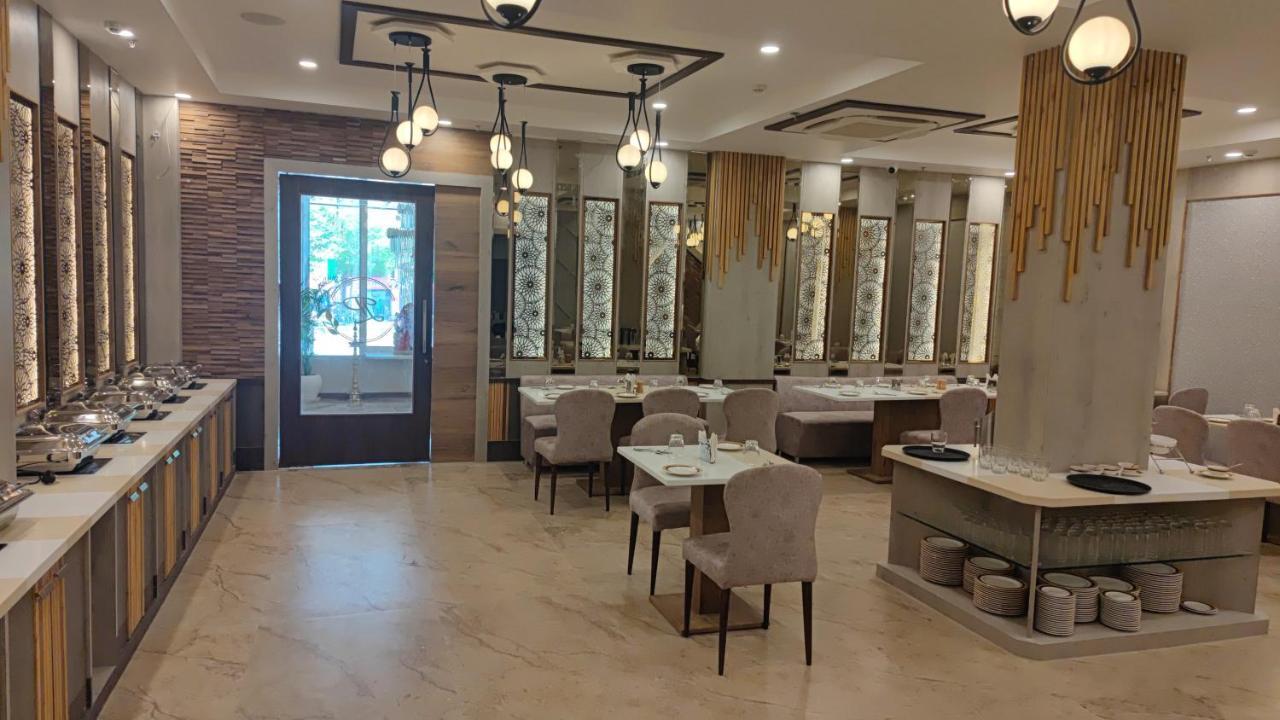 Hotel Prime Land Varanasi Exterior foto