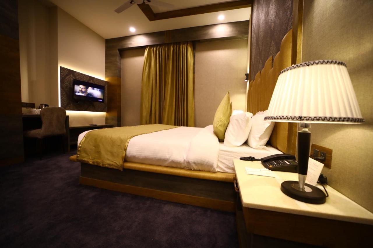 Hotel Prime Land Varanasi Exterior foto