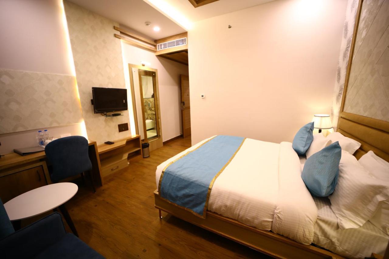 Hotel Prime Land Varanasi Exterior foto