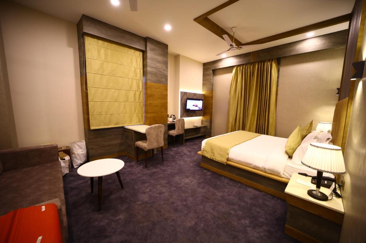 Hotel Prime Land Varanasi Exterior foto