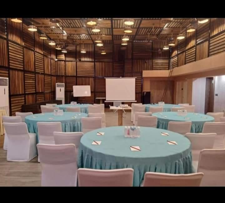 Hotel Prime Land Varanasi Exterior foto